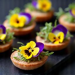 エディブルフラワーのカナッペ